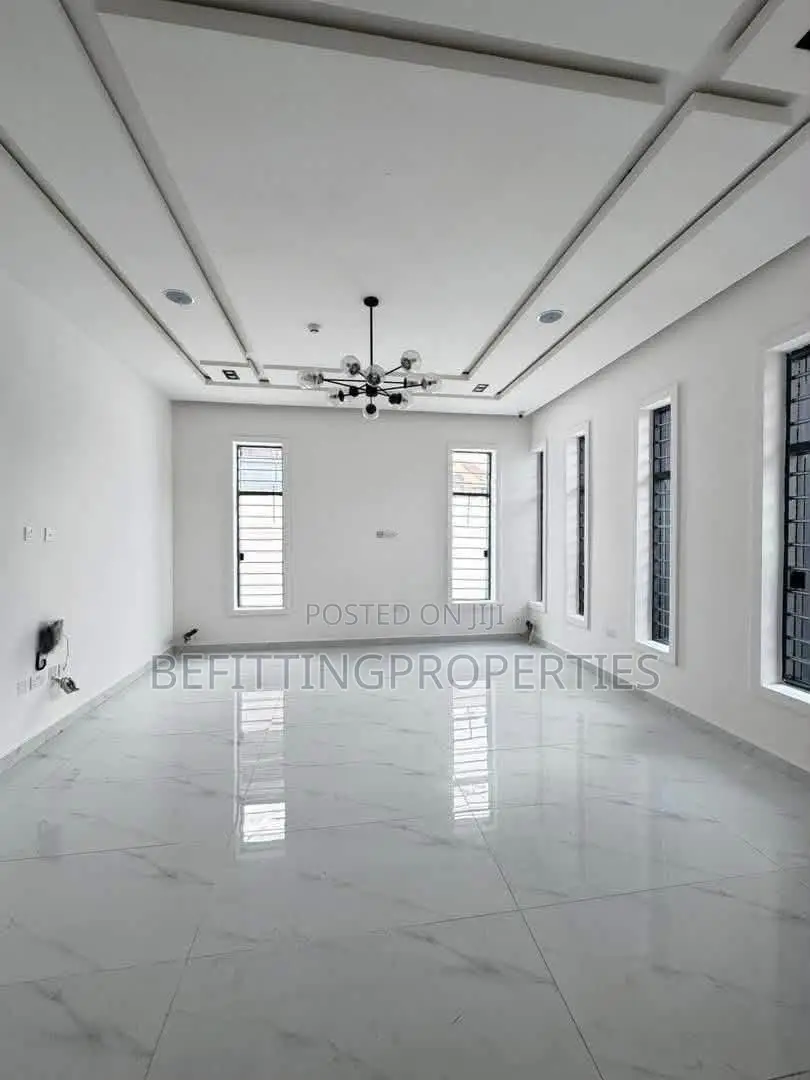 5bdrm Duplex in Omole Phase 1 for sale in Omole Phase 1