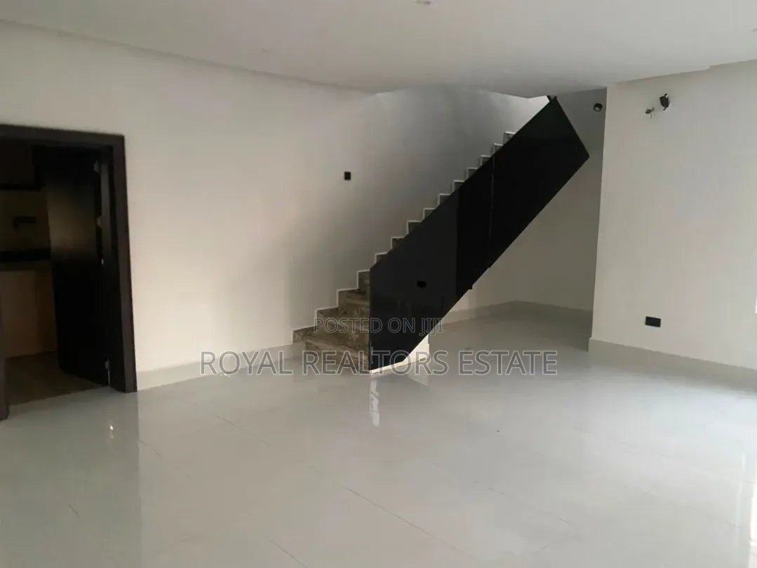4bdrm Duplex in City Gate Estate for sale in Life Camp