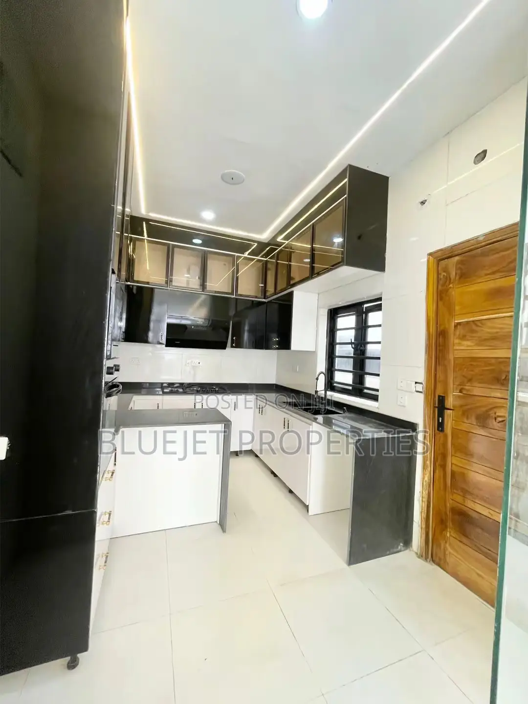 Furnished 4bdrm Duplex in Ikota Lekki for sale in Ikota
