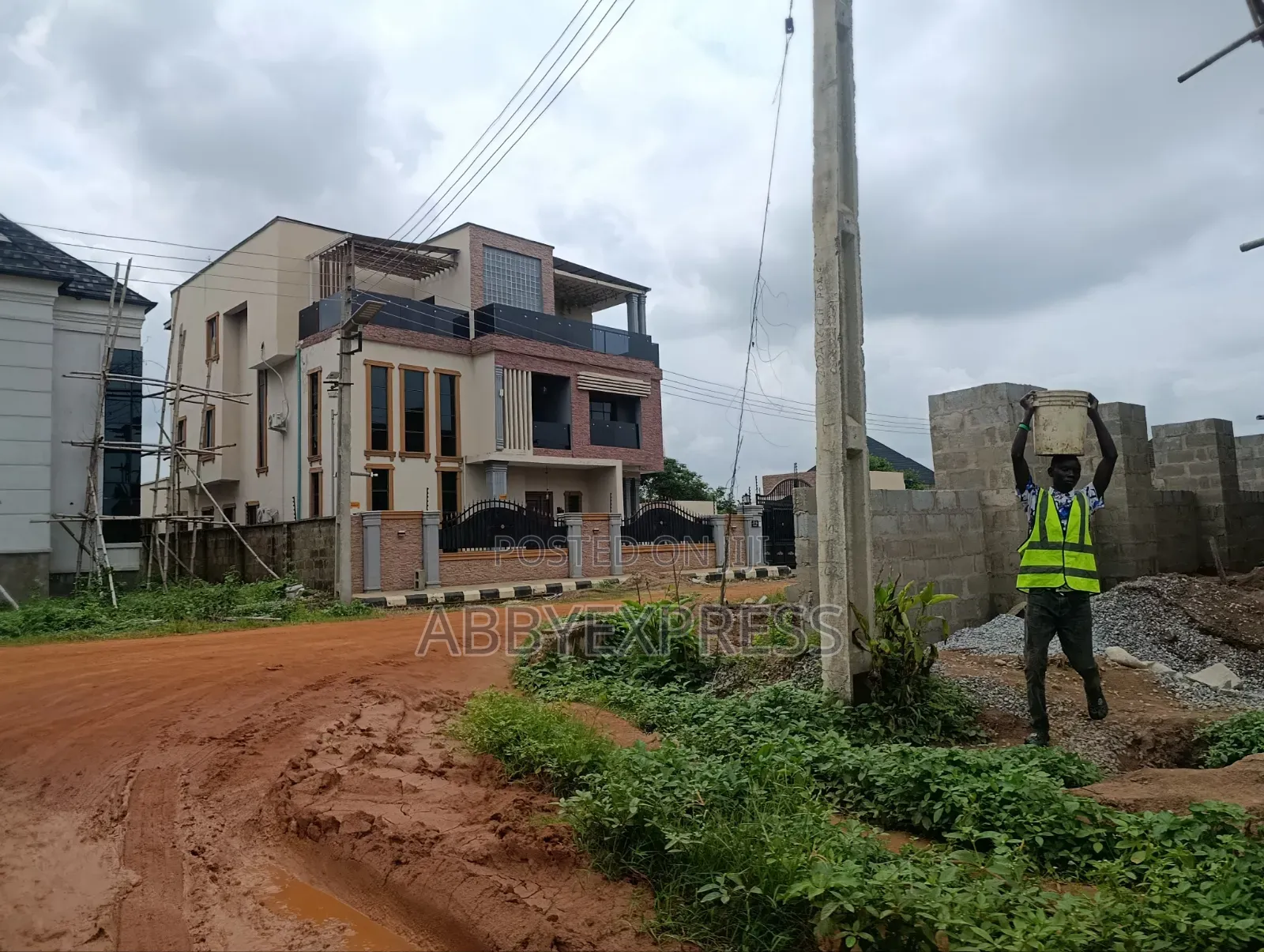 Plots of Land for Sale Along Tipper Garage,Challenge Ibadan in Akala Express