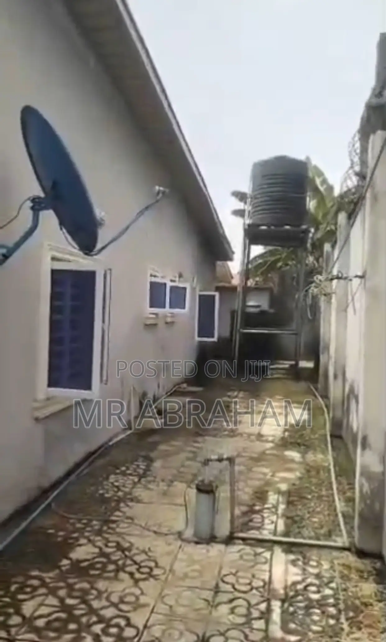 12bdrm Bungalow in Baruwa, Ipaja, Lagos for sale in Baruwa