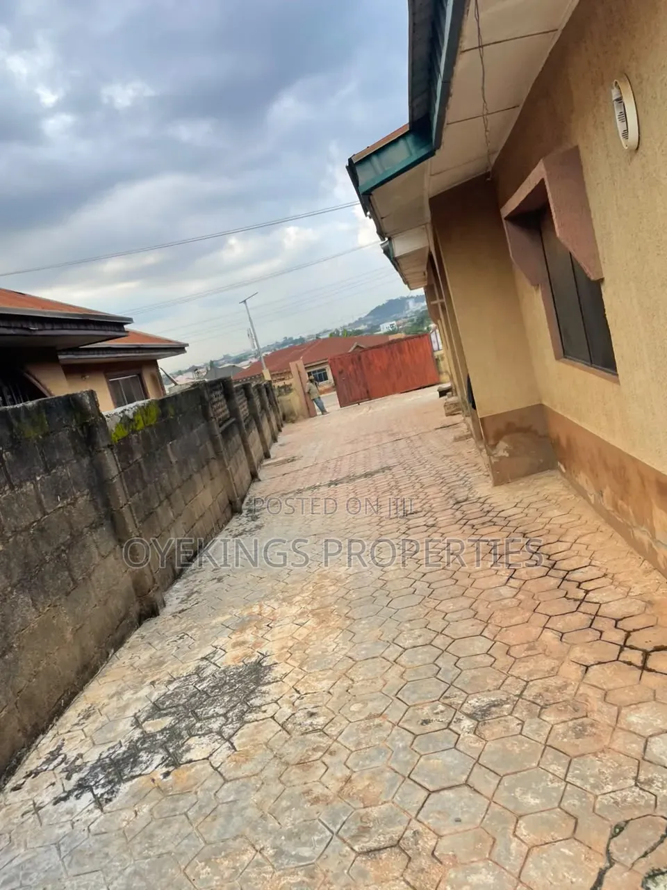 7bdrm Bungalow in Arapaja, Oluyole for sale in Oluyole