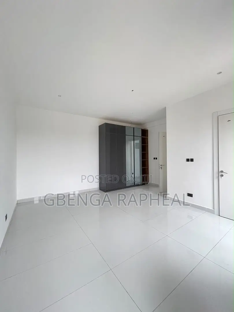 2bdrm Apartment in Lekki Phase One for sale in Lekki Phase 1