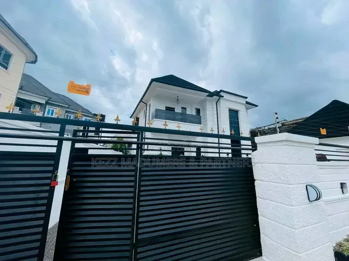 4bdrm Duplex in Inside An Estate, for sale in Owerri