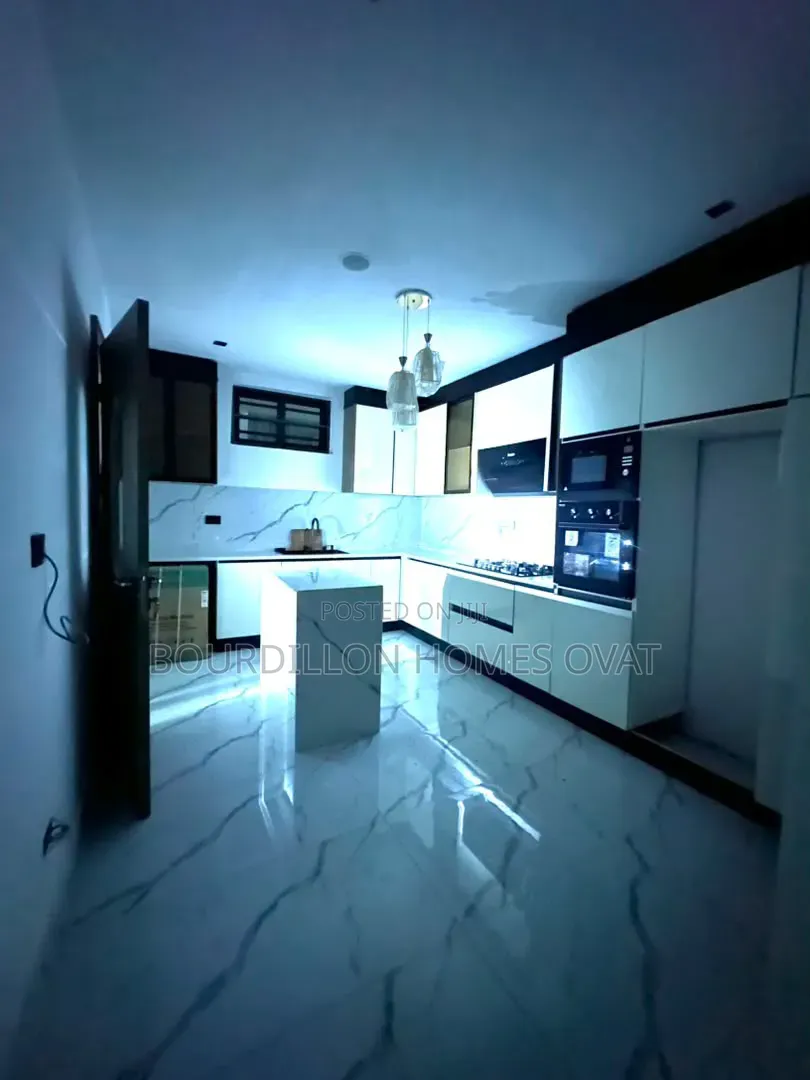 2bdrm Apartment in Lekki Phase 1 for sale in Lekki Phase 1