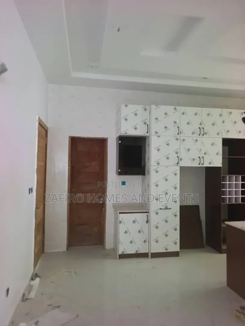 4bdrm Duplex in Ikolaba Estate ,, Basorun for sale in Basorun