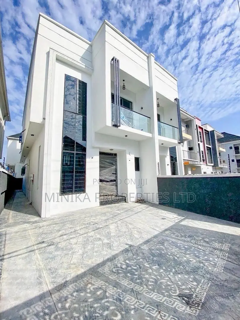 4bdrm Duplex in Ikota Villa Estate for sale in Ikota