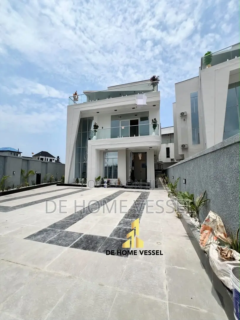 5bdrm Duplex in Chevron for sale in Chevron