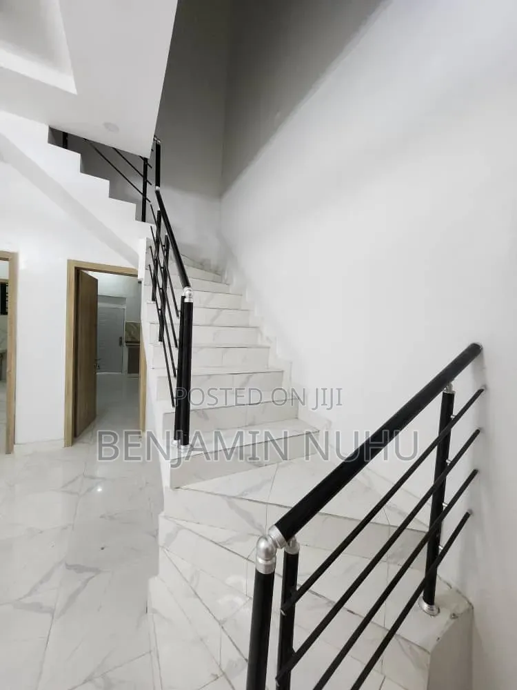 3bdrm Duplex in Ikota for rent in Ikota