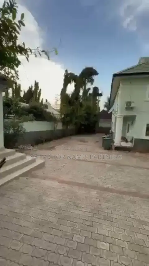 5bdrm Duplex in Maitama for sale in Maitama