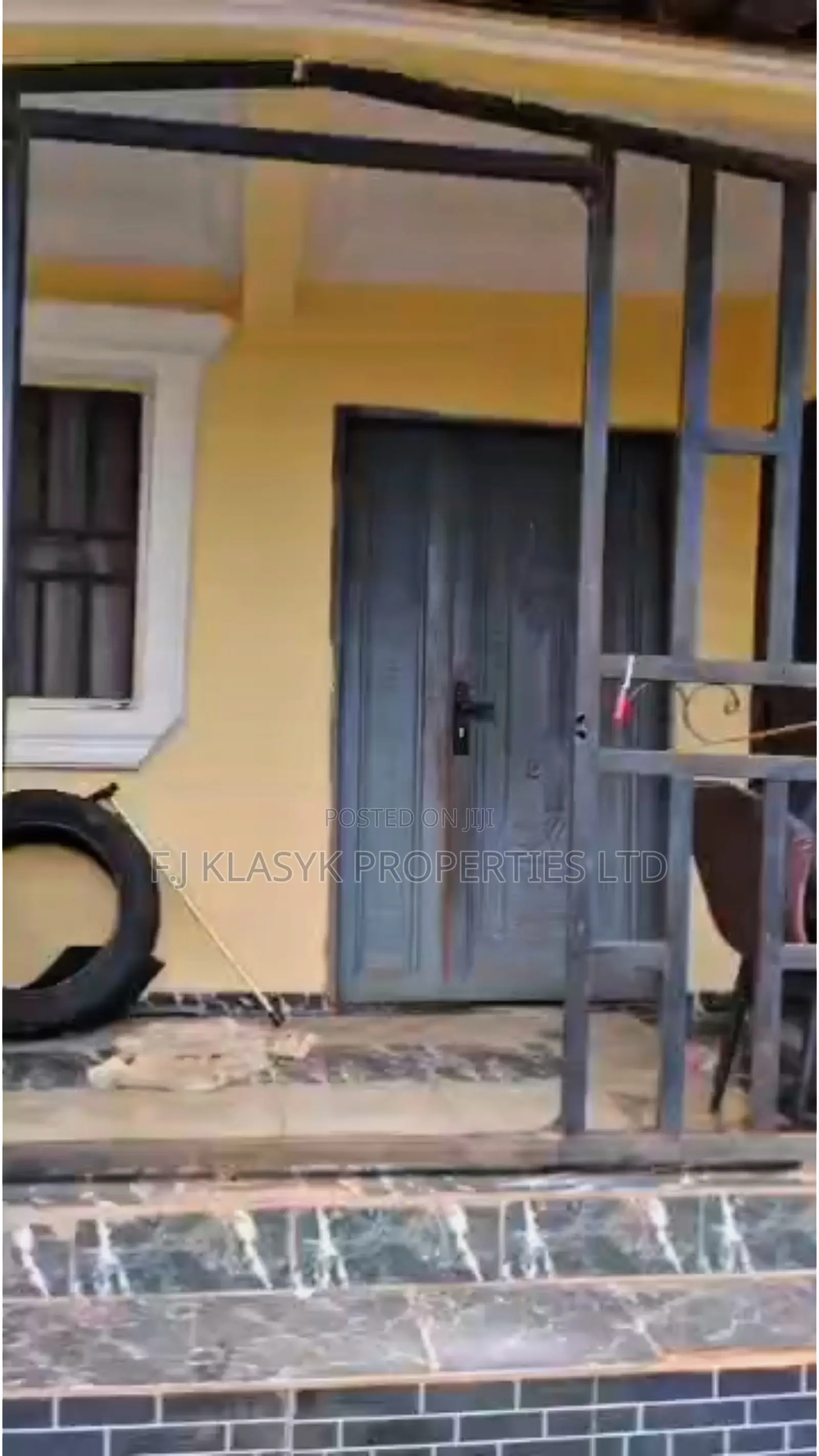 5bdrm Block of Flats in Benin City for sale in Benin City