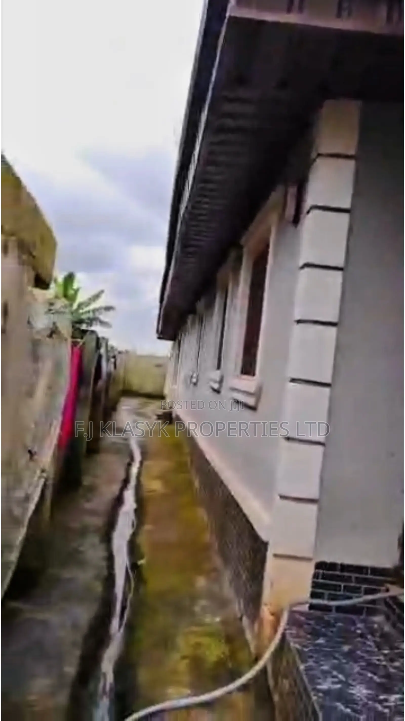 5bdrm Block of Flats in Benin City for sale in Benin City