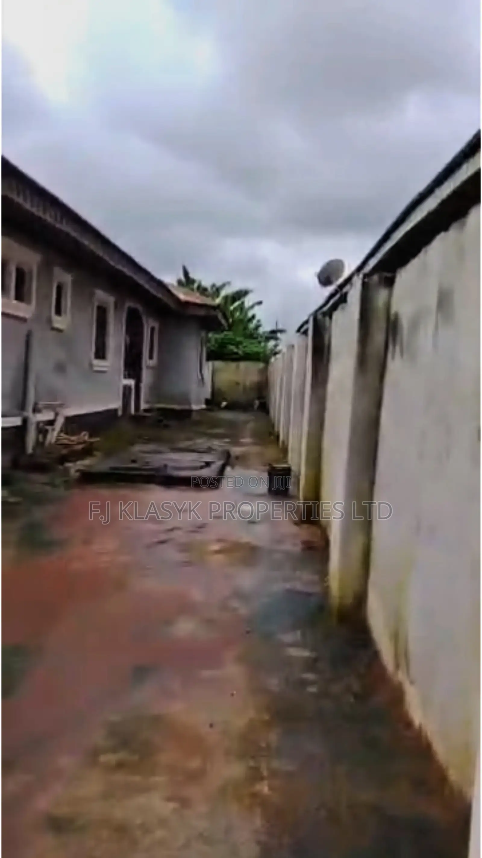 5bdrm Block of Flats in Benin City for sale in Benin City