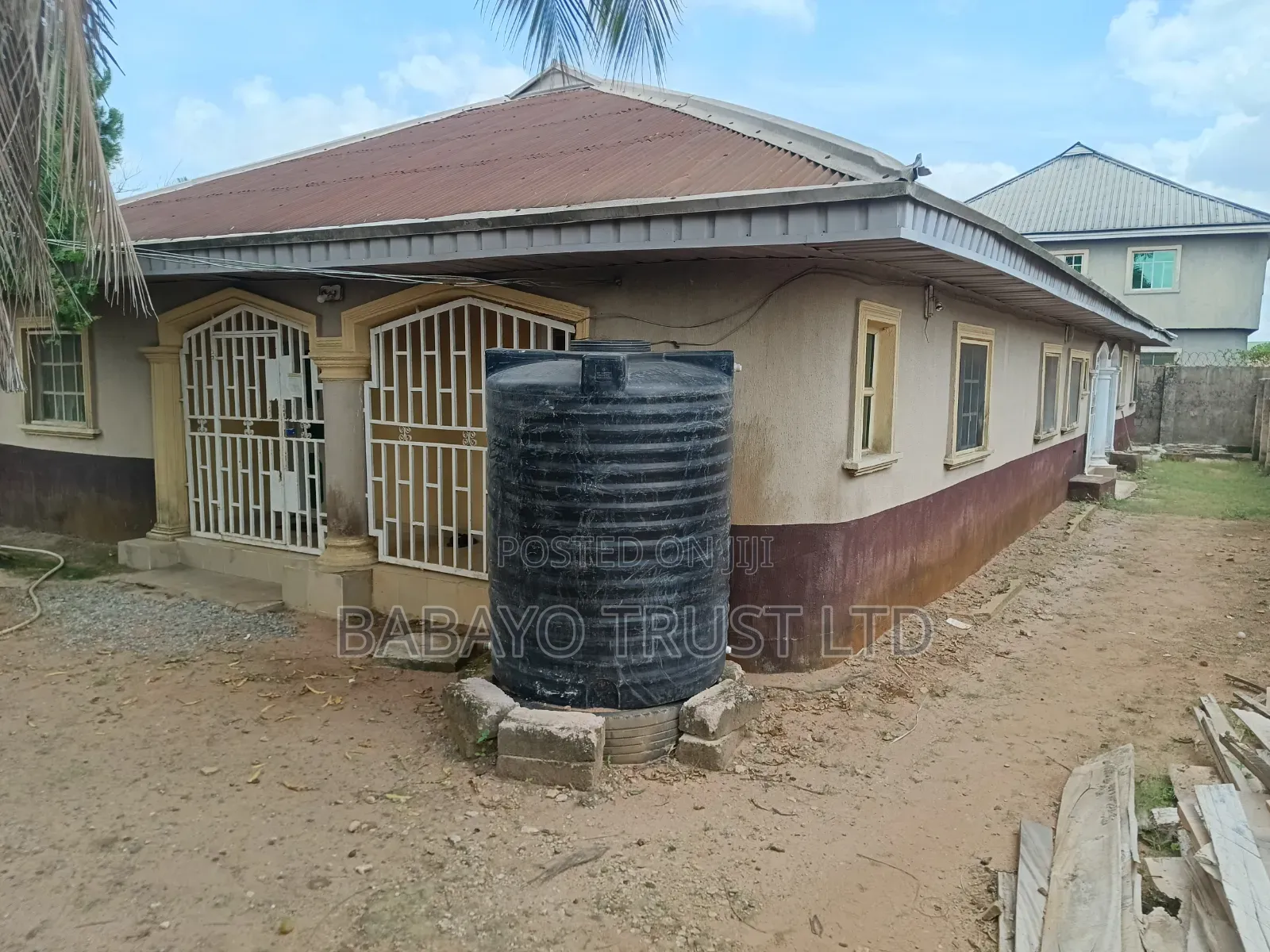 6bdrm Block of Flats in Benin City for sale in Benin City