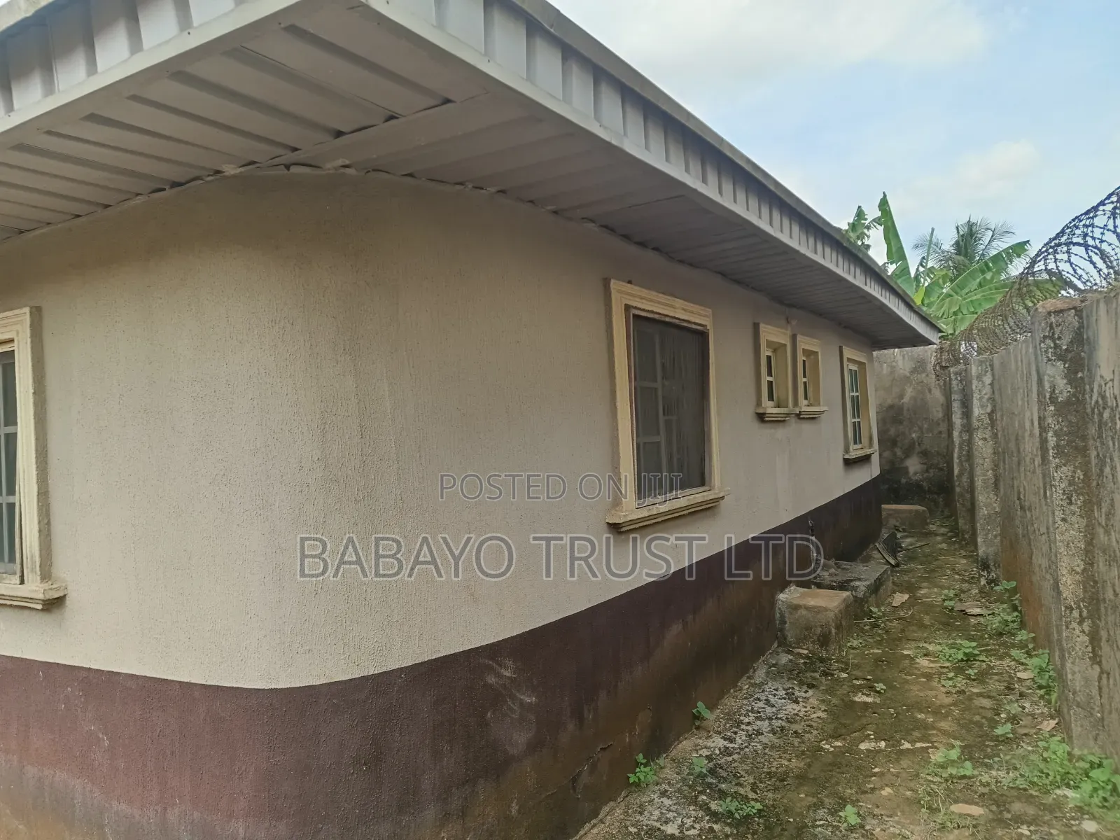6bdrm Block of Flats in Benin City for sale in Benin City