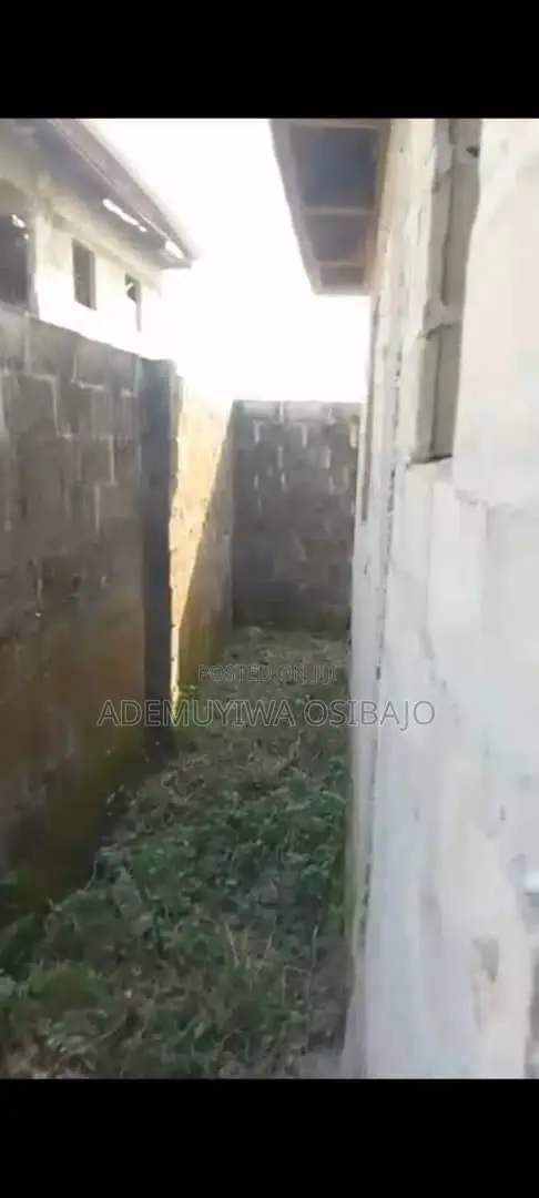 2bdrm Bungalow in Lekki Expressway for sale in Lekki Expressway