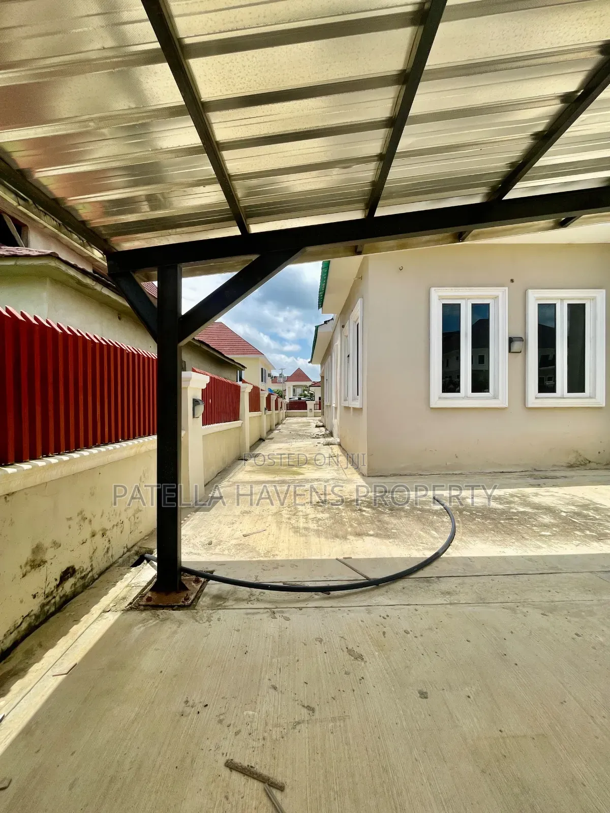 3bdrm Duplex in FHA for sale in FHA