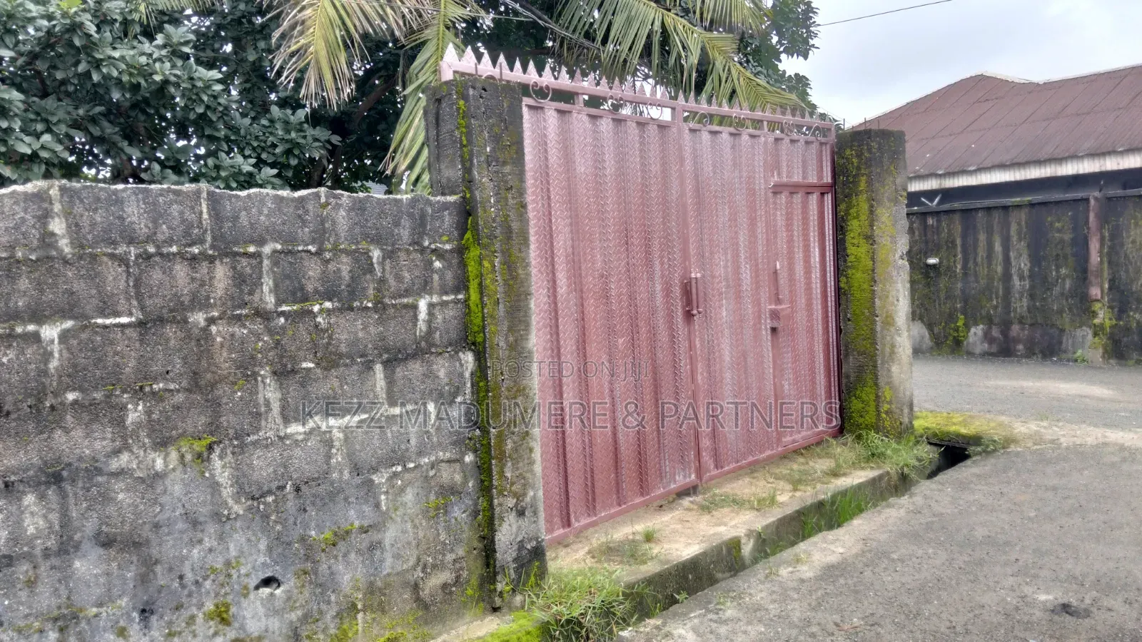 For Sale : Half Plot ,Off Ikwere Road, by Kala , Ph in Diobu Mile 4