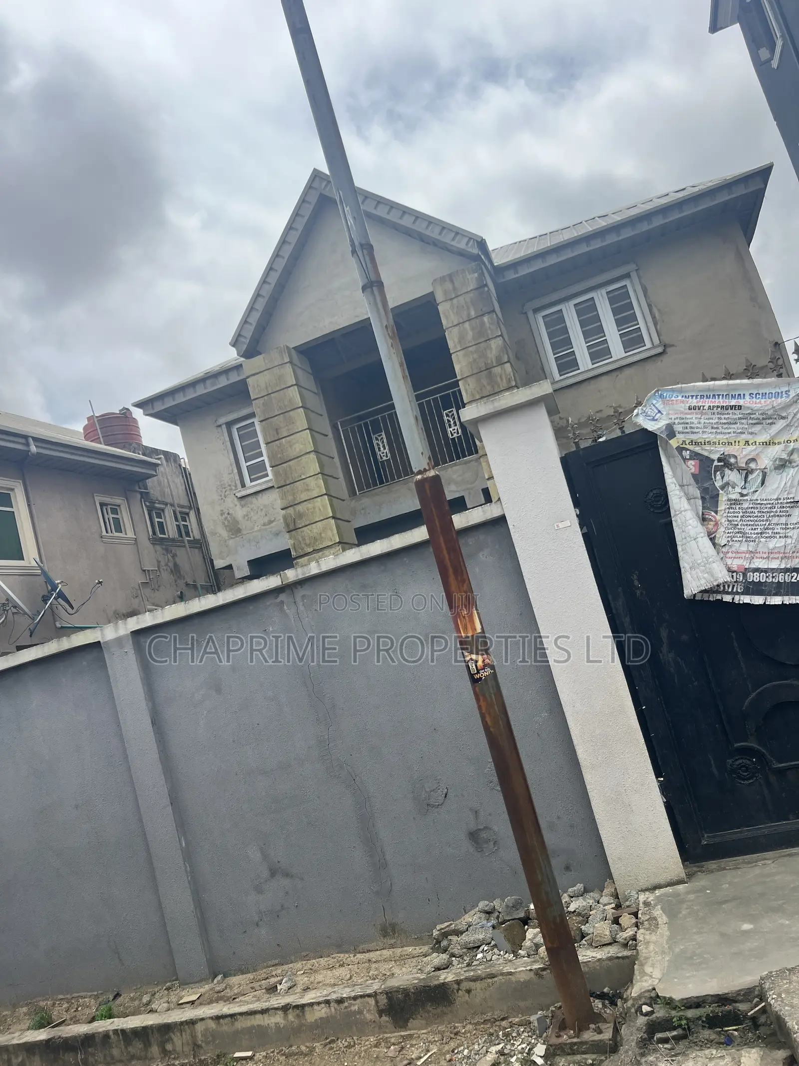 3bdrm Block of Flats in Surulere Lagos for sale in Surulere
