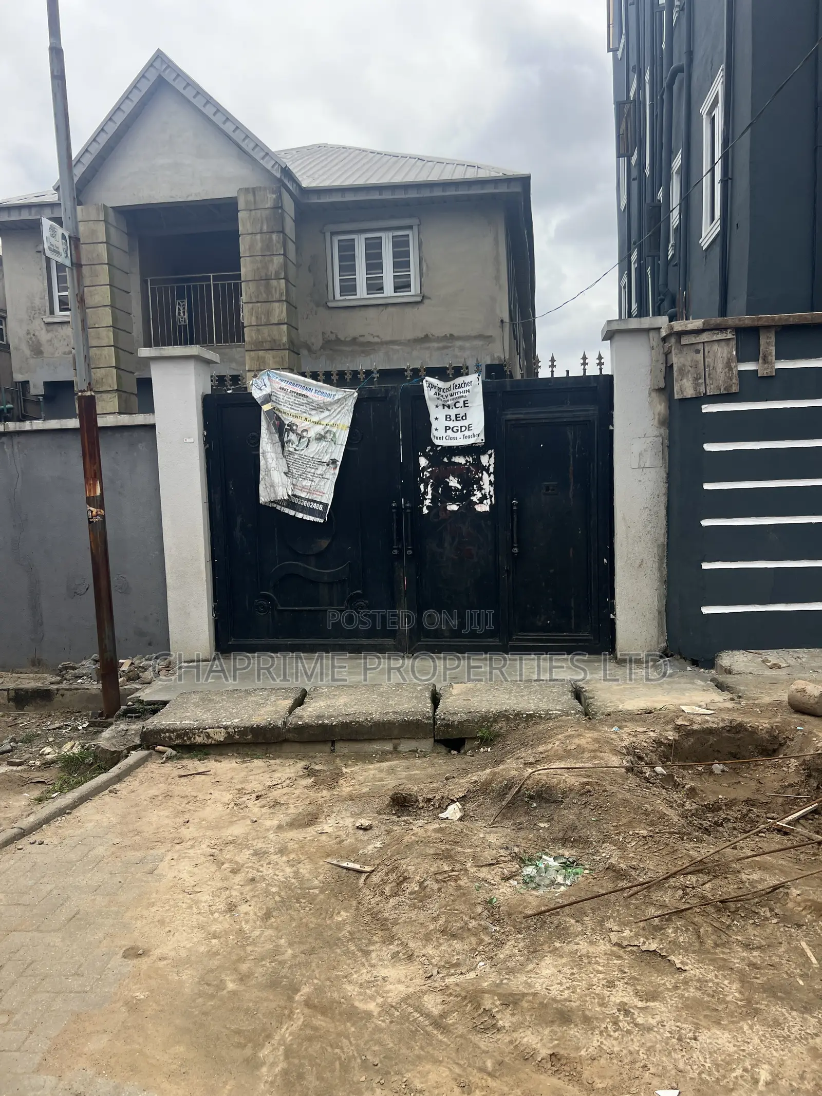 3bdrm Block of Flats in Surulere Lagos for sale in Surulere