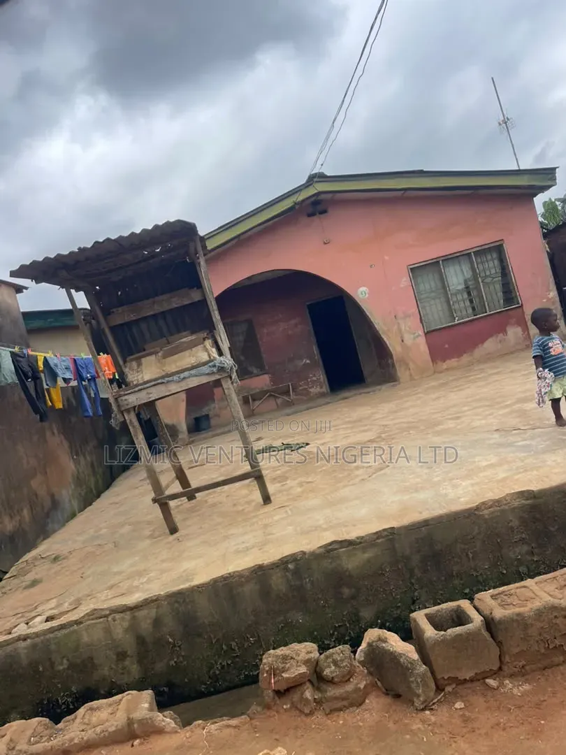 Furnished 2bdrm Bungalow in Isuti, Igando / Ikotun/Igando for sale in Igando / Ikotun/Igando