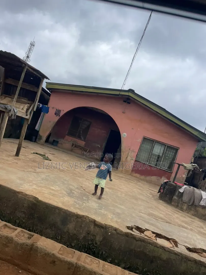 Furnished 2bdrm Bungalow in Isuti, Igando / Ikotun/Igando for sale in Igando / Ikotun/Igando