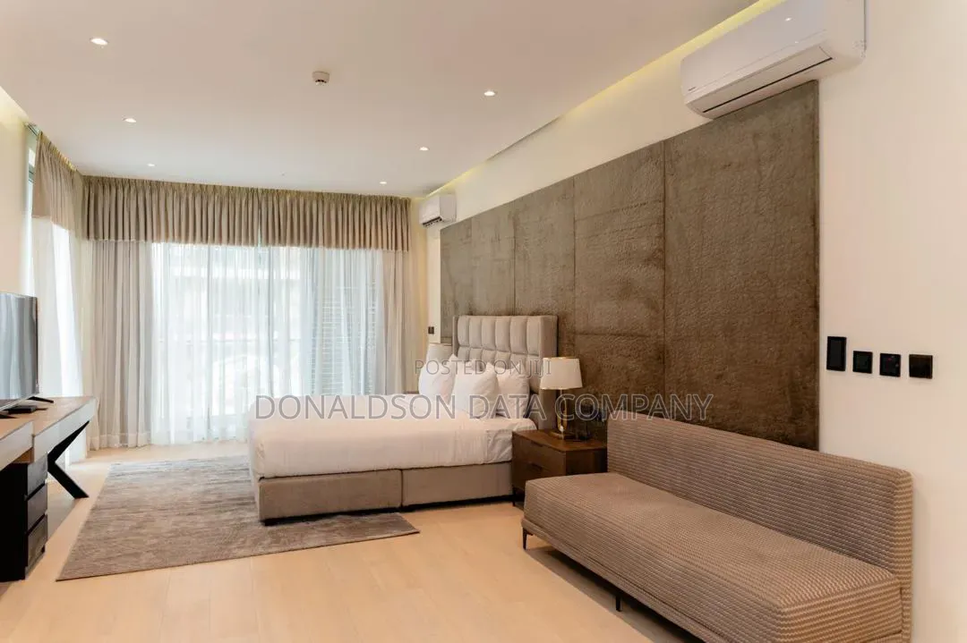 Furnished 3bdrm Apartment in Lateef Estate for sale in LSDPC estate