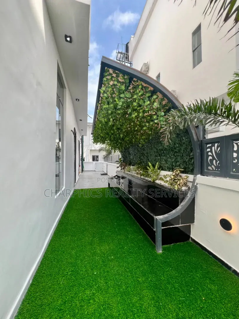5bdrm Duplex in Osapa london for sale in Osapa london