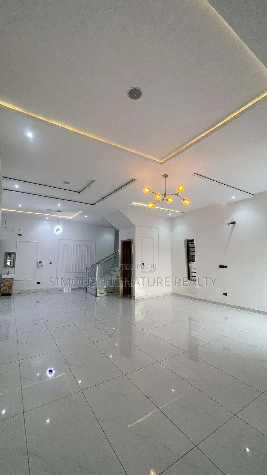 6bdrm Duplex in Chevron for rent in Chevron
