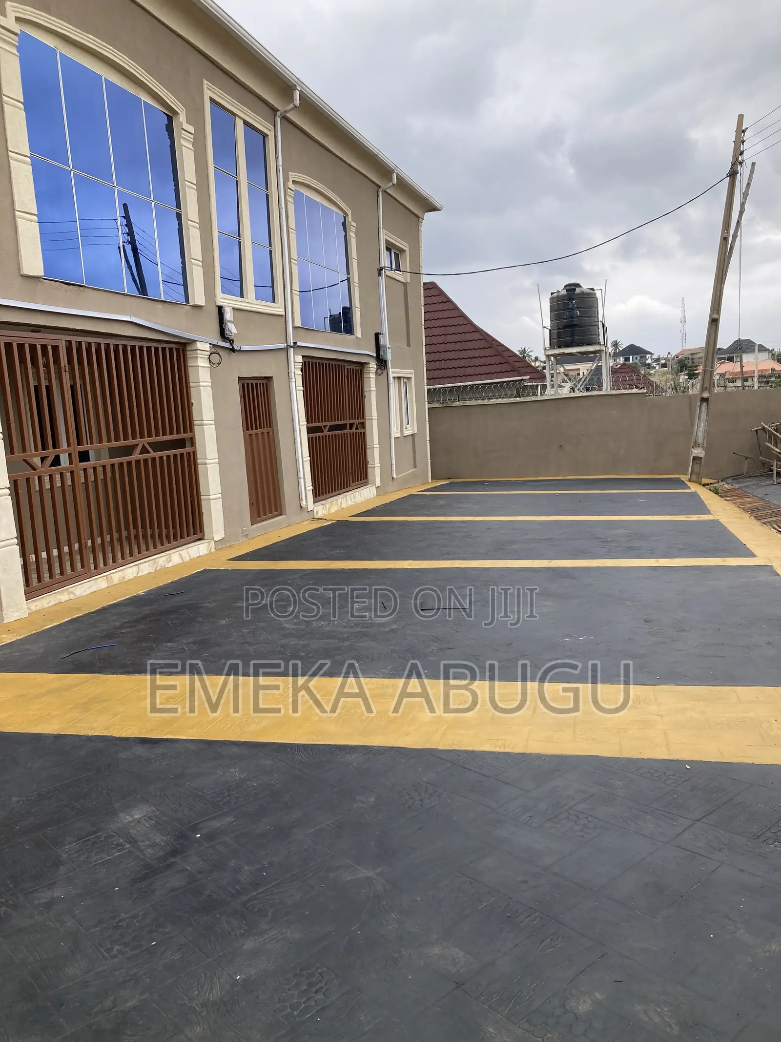 5bdrm Duplex in Oluyole for sale in Oluyole