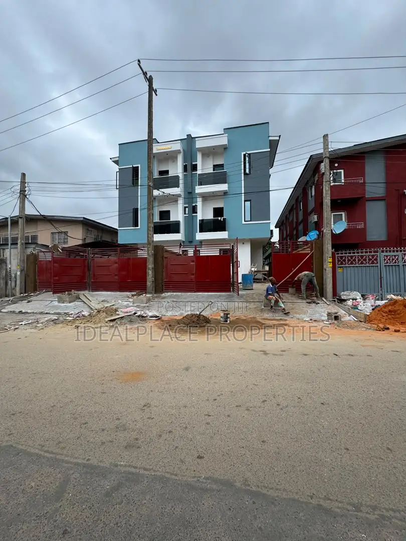 4bdrm Townhouse/Terrace in Gbagada for sale in Gbagada