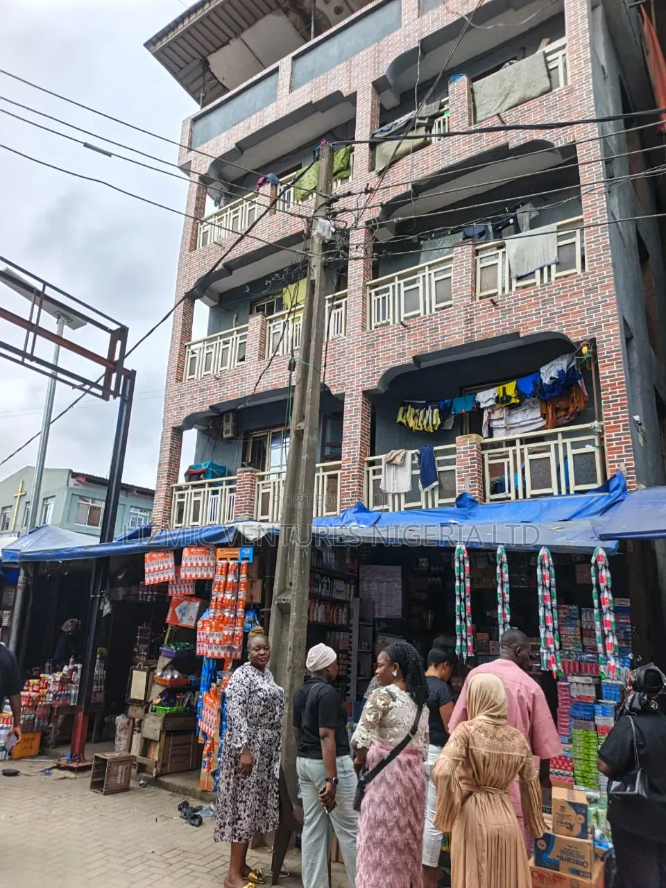 5bdrm Block of Flats in Idumota for sale in Idumota