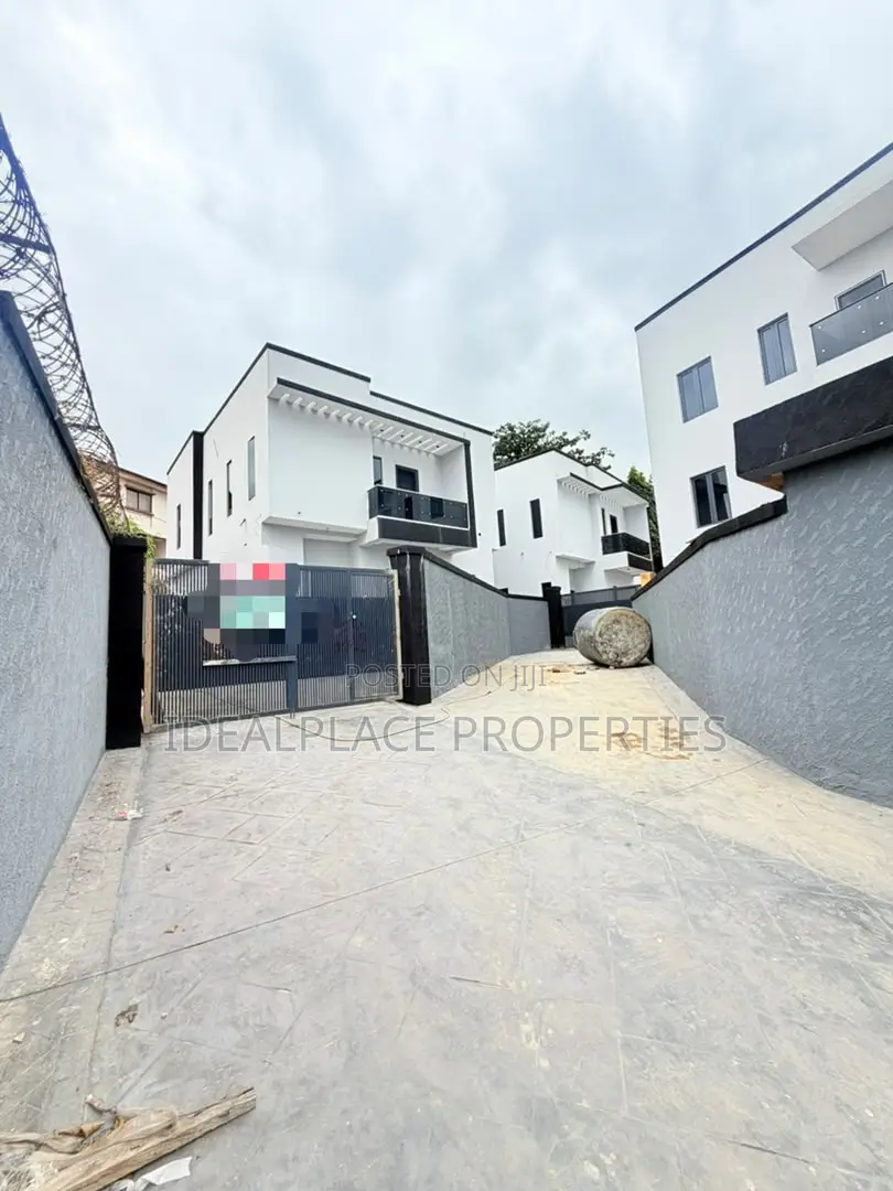 4bdrm Duplex in Omole Phase 1 for sale in Omole Phase 1