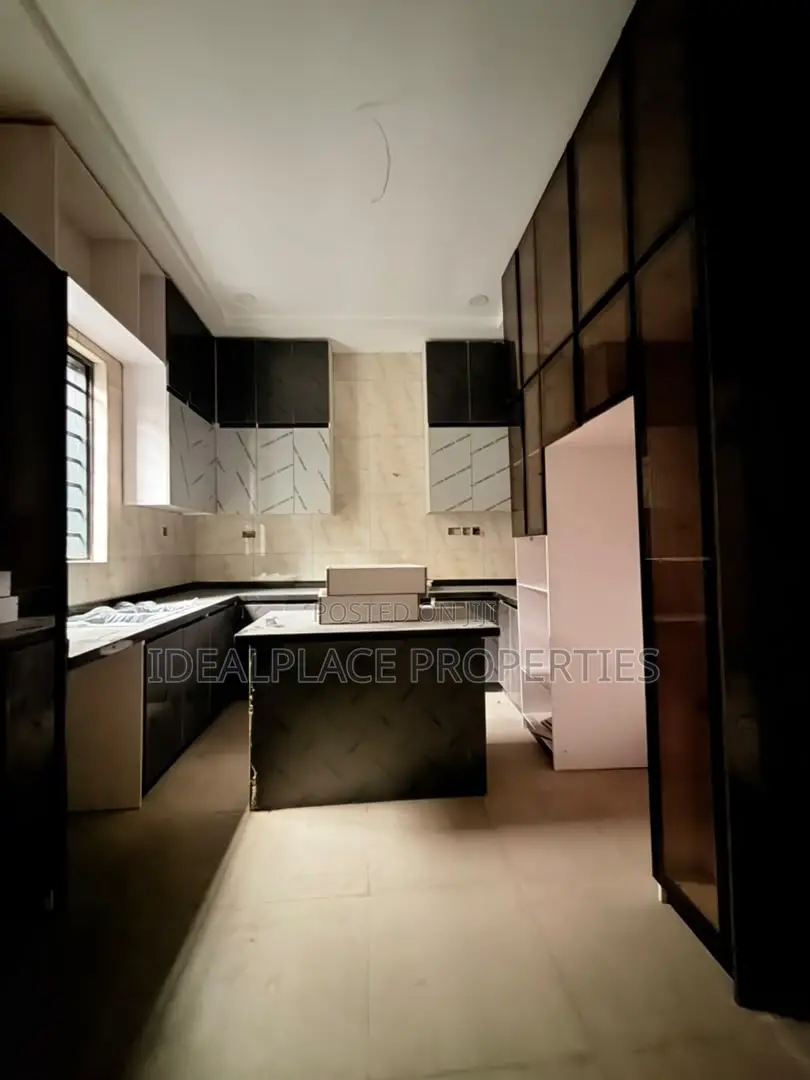 4bdrm Duplex in Omole Phase 1 for sale in Omole Phase 1