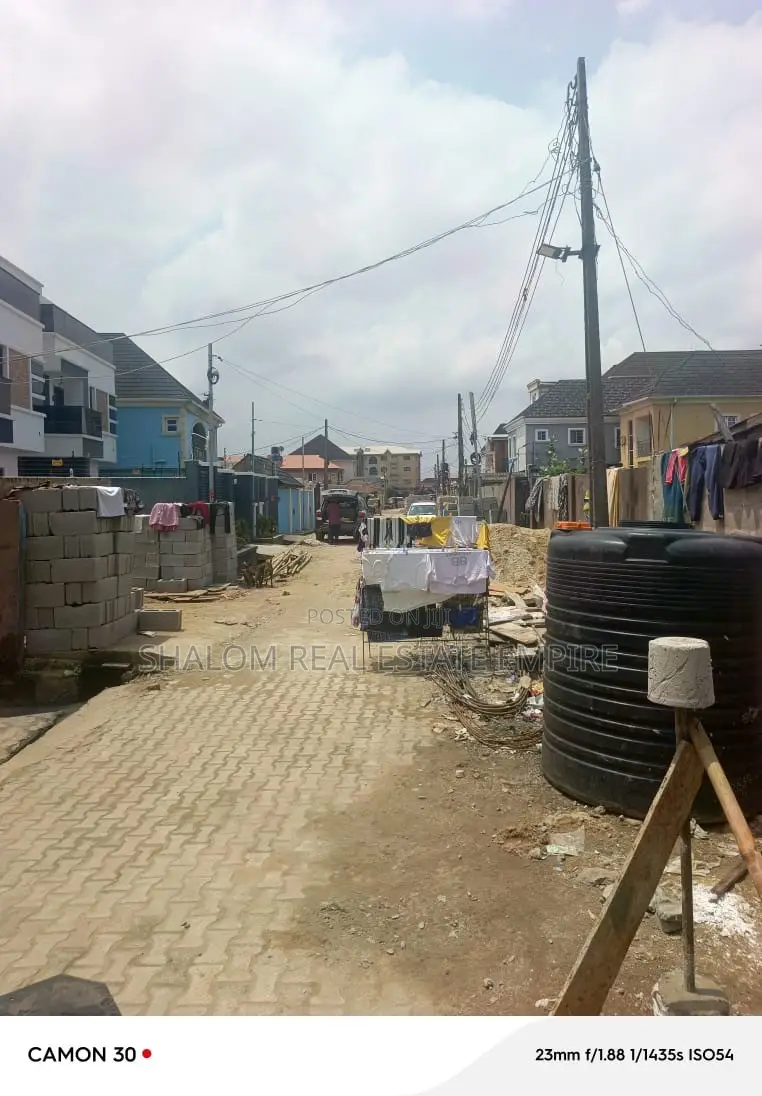 For Sale:470sqm of Land in Olowoira Omole Phase2 Extension Lagos in Kosofe / Kosofe