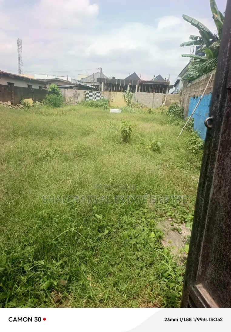 For Sale:470sqm of Land in Olowoira Omole Phase2 Extension Lagos in Kosofe / Kosofe