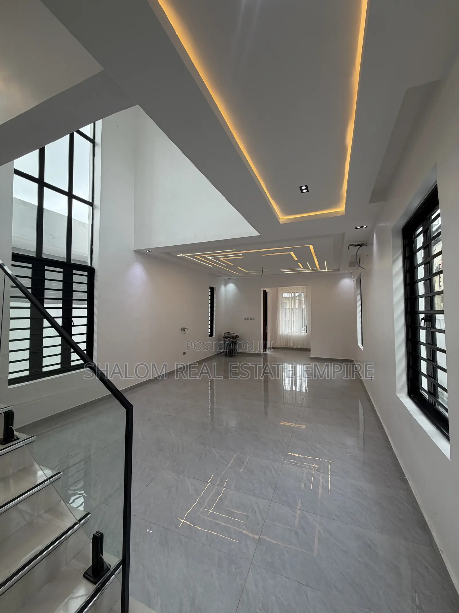 5bdrm Duplex in Magodo Phase 1 for sale in GRA Phase 1