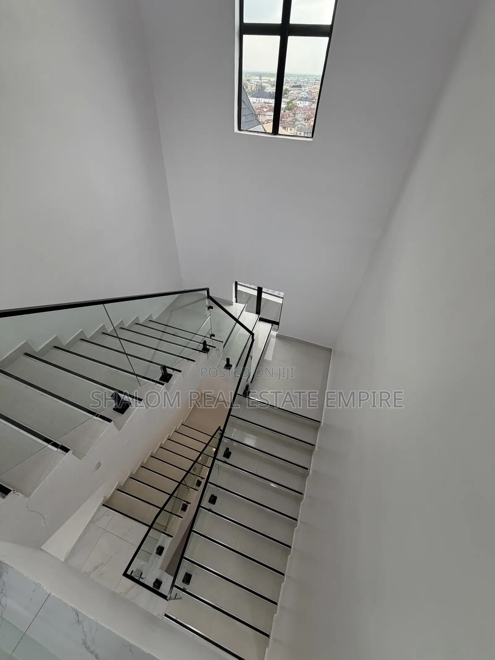 5bdrm Duplex in Magodo Phase 1 for sale in GRA Phase 1