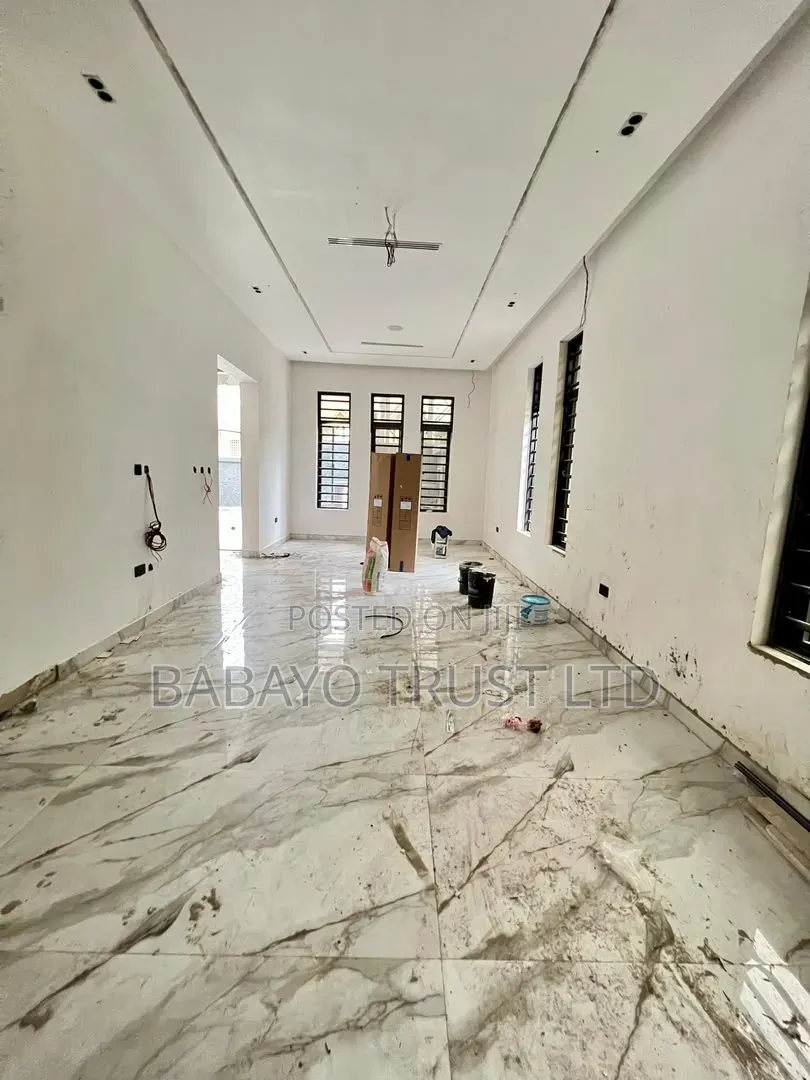 6bdrm Duplex in Idowu Taylor for sale in Idowu Taylor
