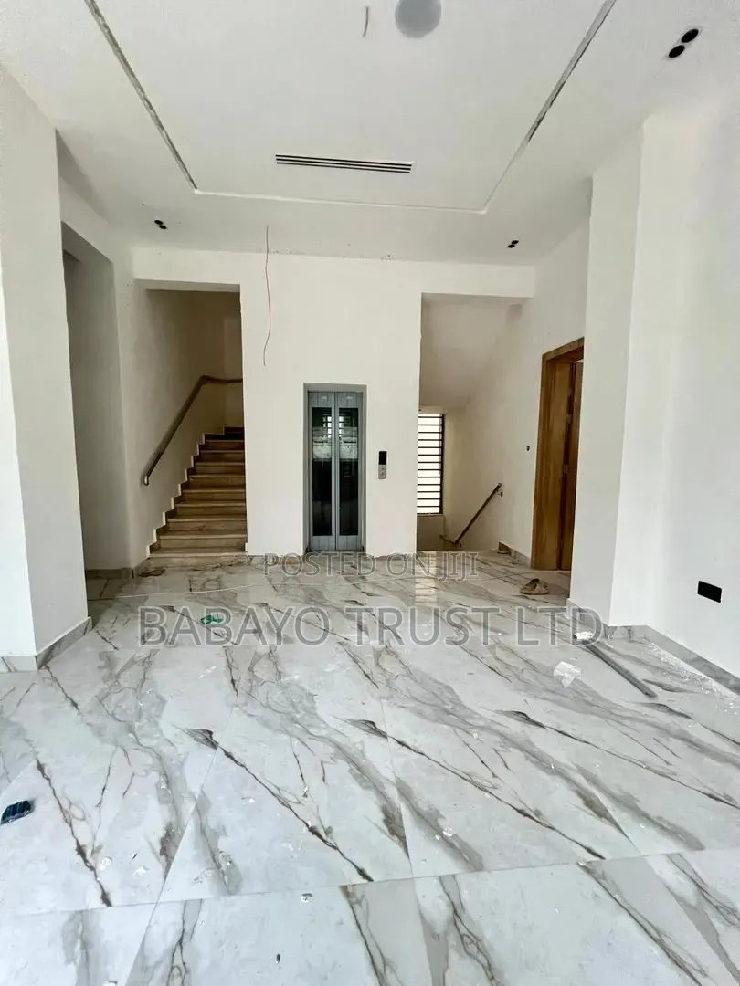 6bdrm Duplex in Idowu Taylor for sale in Idowu Taylor