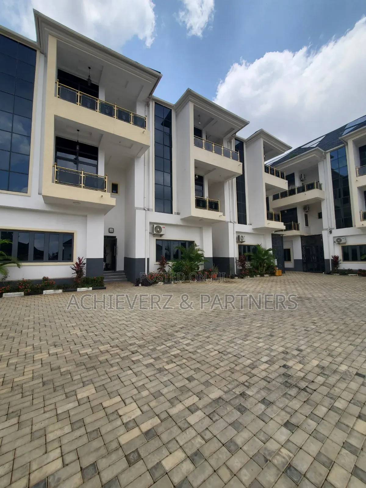 4bdrm Duplex in Katampe Extension for sale in Katampe Extension