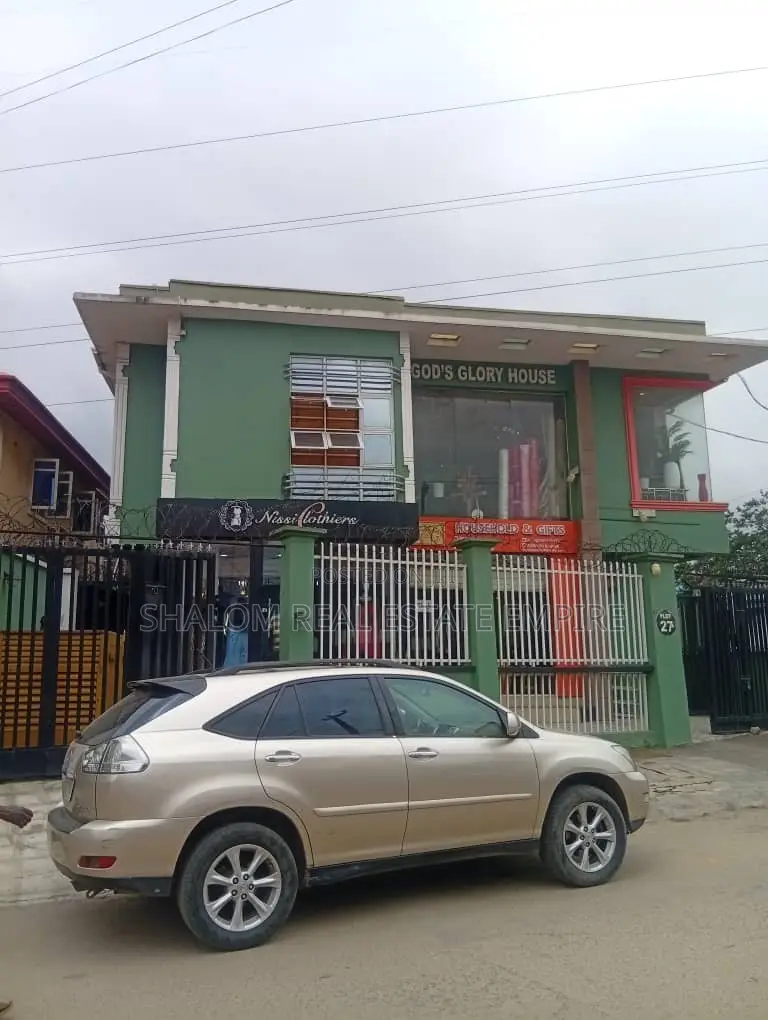 Plaza on 270 SQM of Land at Olowoira Berger Lagos in Kosofe / Kosofe