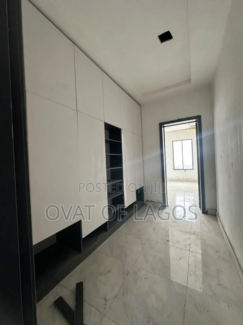 3bdrm Apartment in Victoria Island for sale in Victoria Island Extension