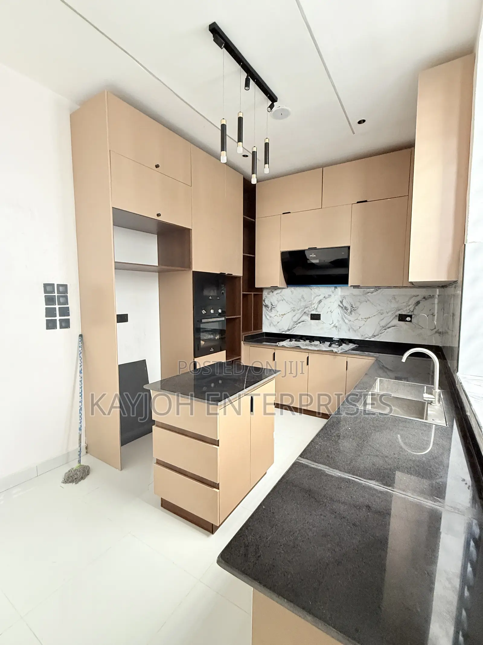 4bdrm Duplex in Captain Court, Ado / Ajah for sale in Ado / Ajah