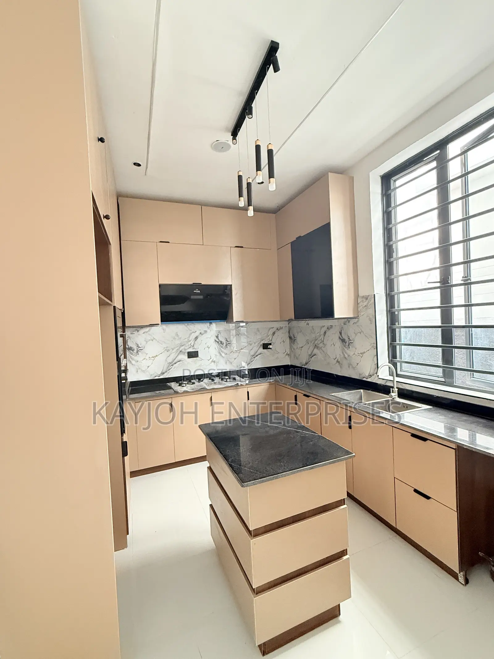 4bdrm Duplex in Captain Court, Ado / Ajah for sale in Ado / Ajah