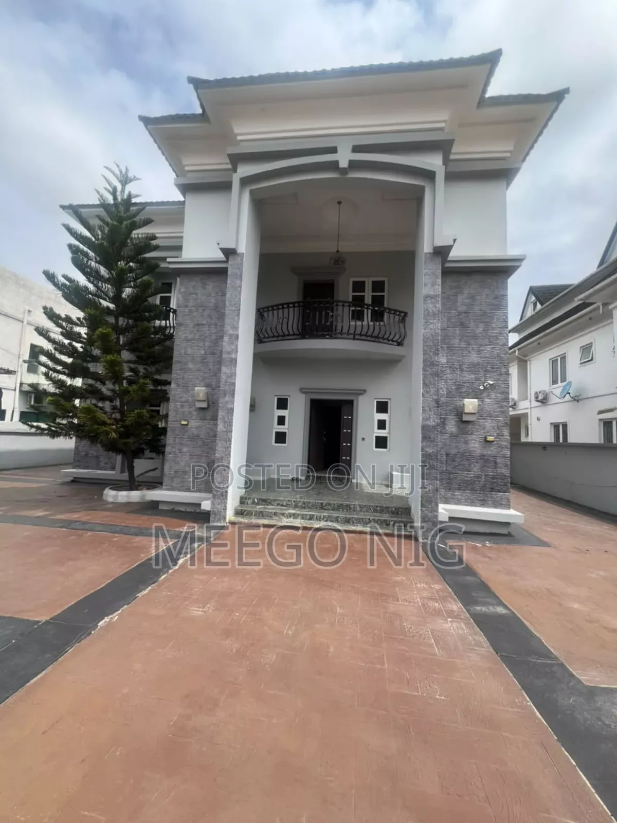 5bdrm Duplex in Carlton Gate Estate for rent in Chevron