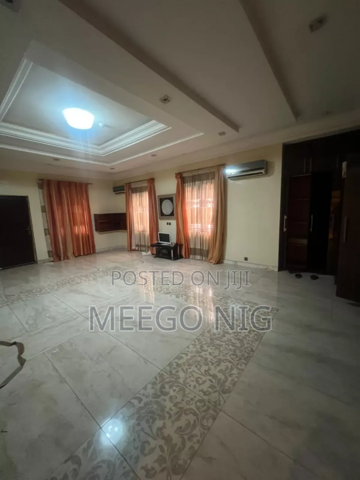 5bdrm Duplex in Carlton Gate Estate for rent in Chevron