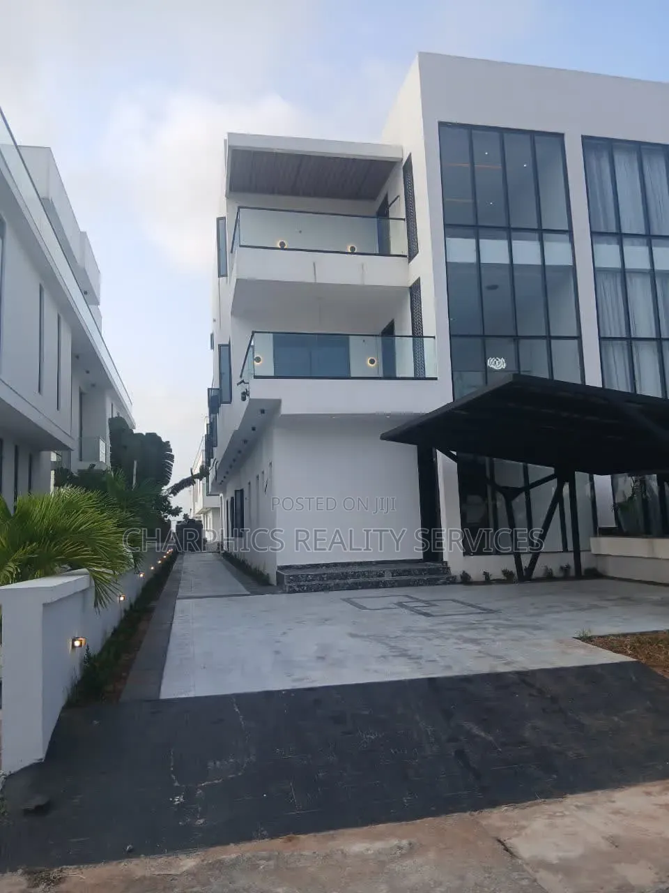 4bdrm Duplex in Ikate for sale in Ikate