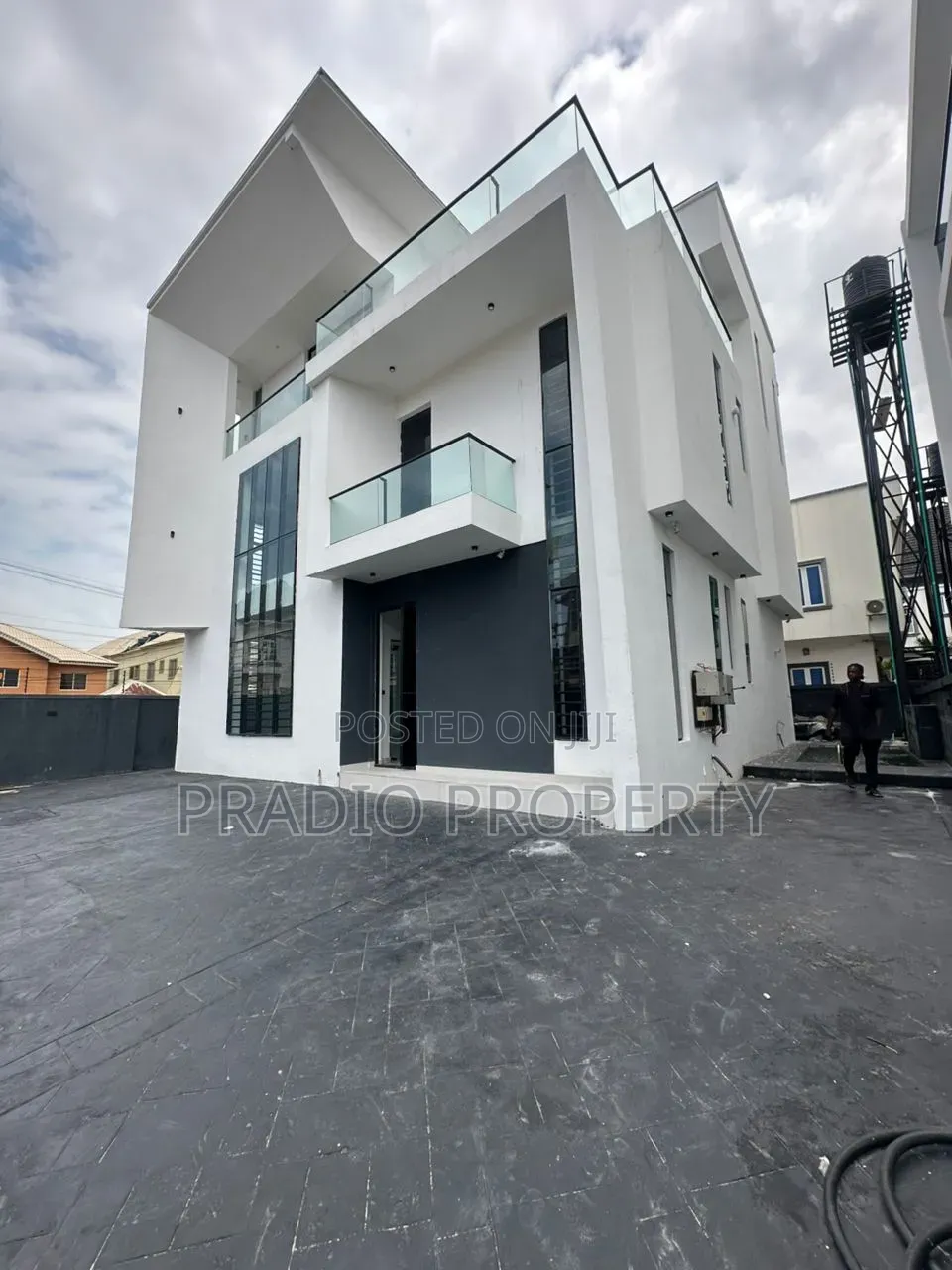 5bdrm House in Osapa London Estate for sale in Osapa london
