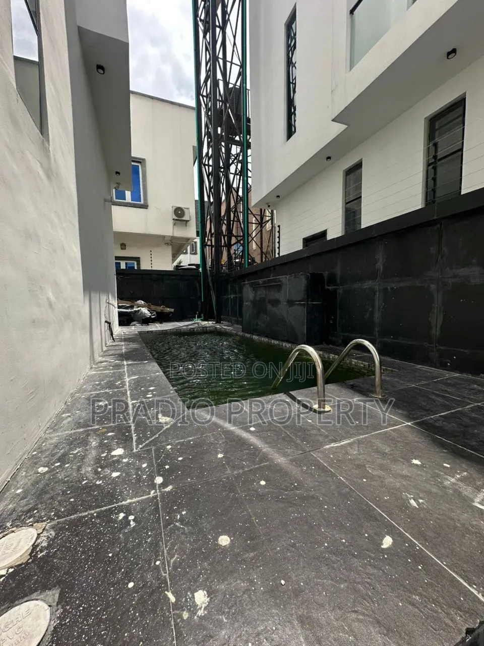 5bdrm House in Osapa London Estate for sale in Osapa london